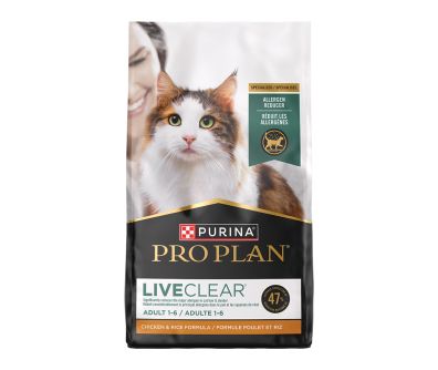 A bag of Purina Pro Plan LiveClear Chicken formula allergen reducing cat food.